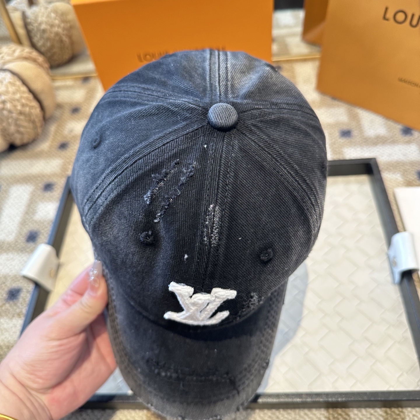Louis Vuitton LouisVuitton 新款LV棒球帽，重工打造 高端 ，百搭款