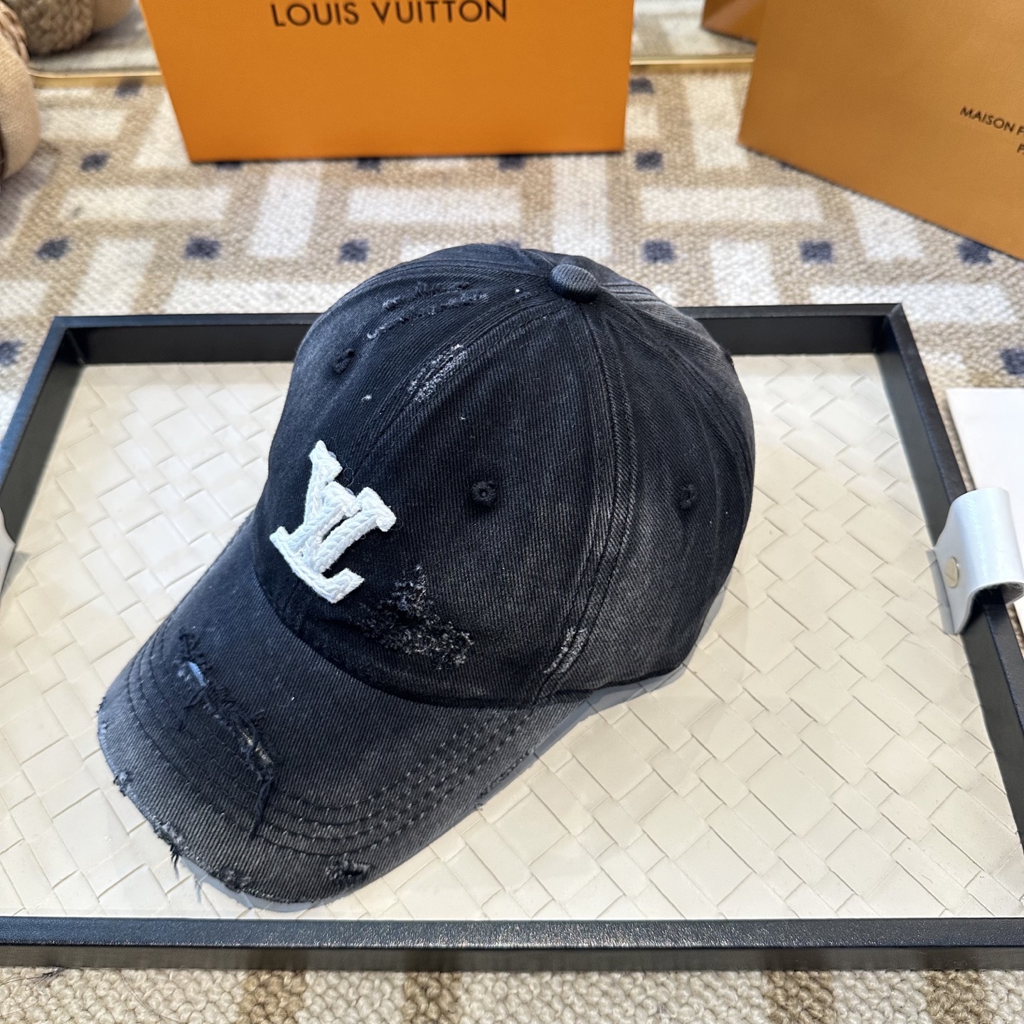 Louis Vuitton LouisVuitton 新款LV棒球帽，重工打造 高端 ，百搭款