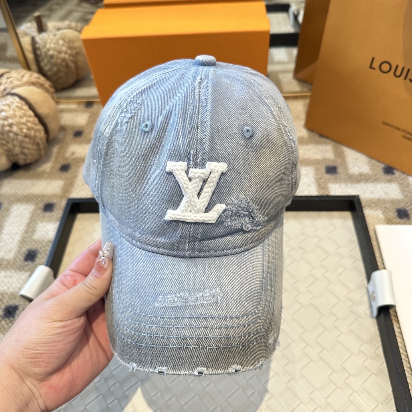 Louis Vuitton LouisVuitton 新款LV棒球帽，重工打造 高端 ，百搭款