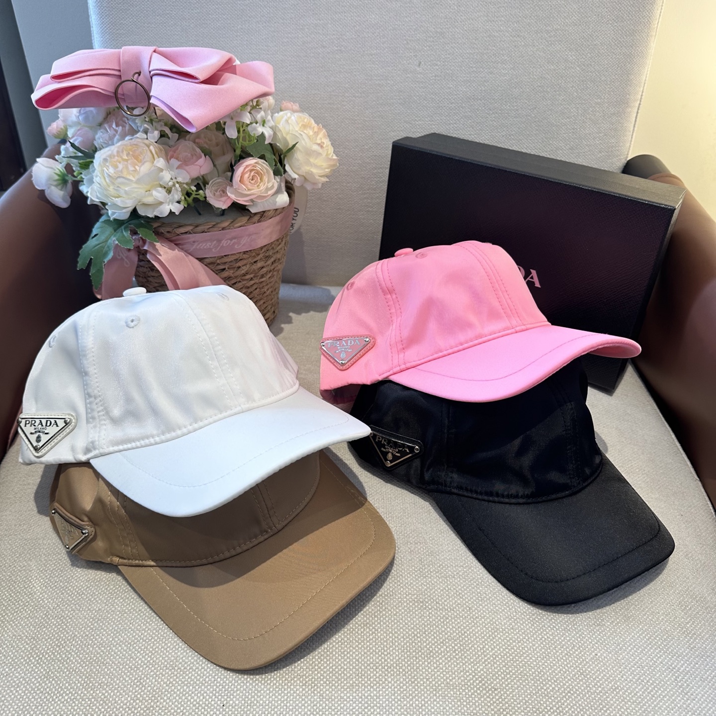 Prada 普拉达 三角标棒球帽