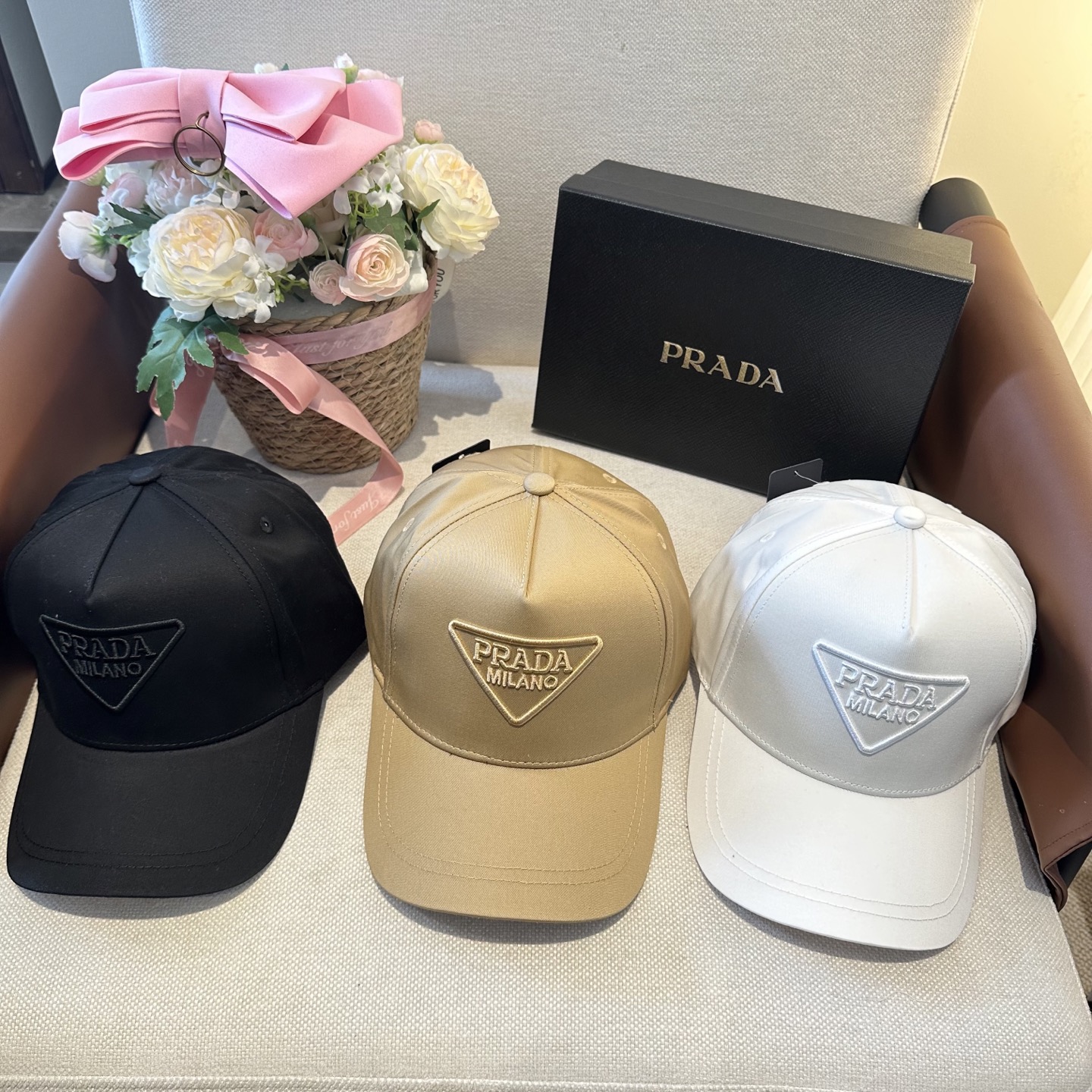 Prada 普拉达 三角标棒球帽
