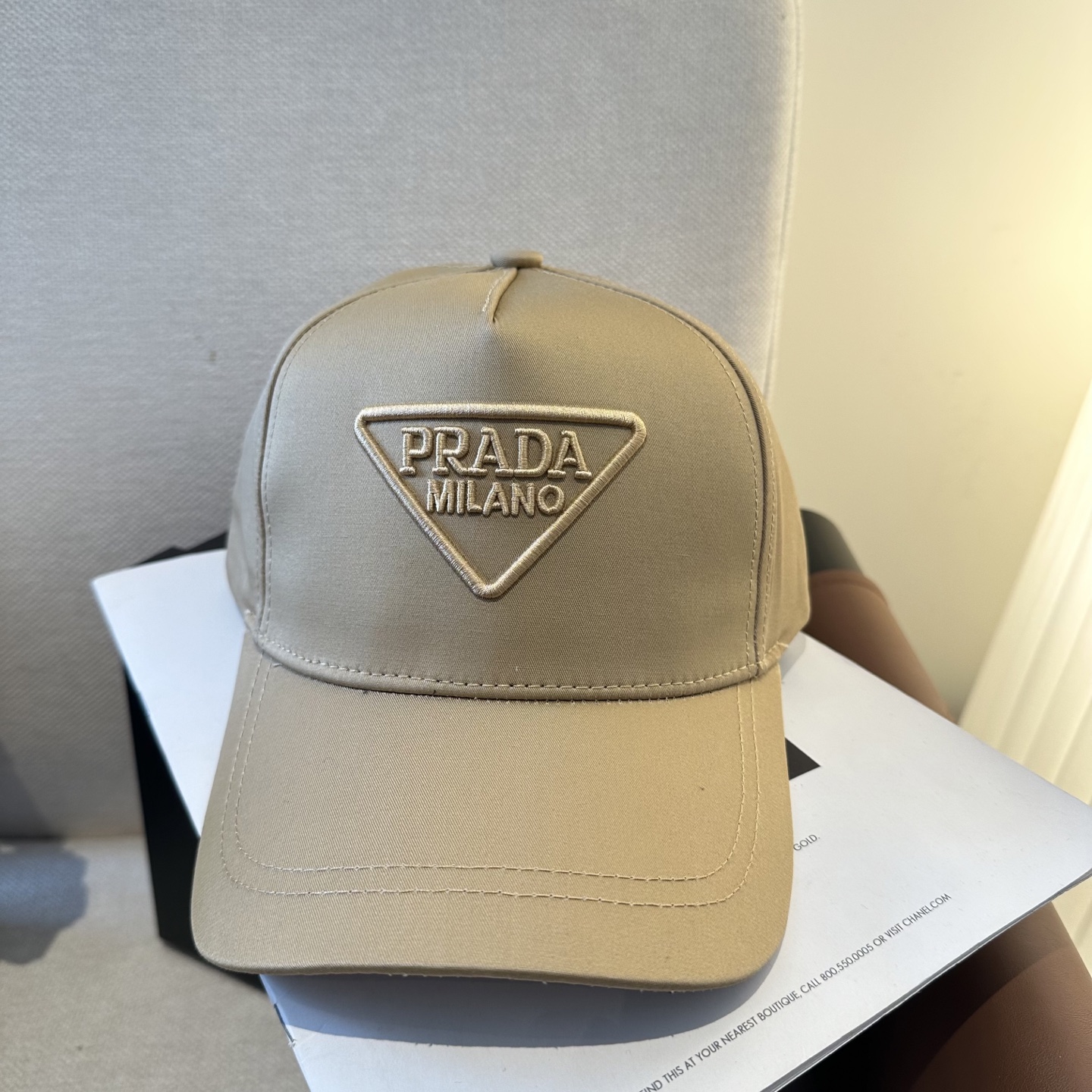 Prada 普拉达 三角标棒球帽