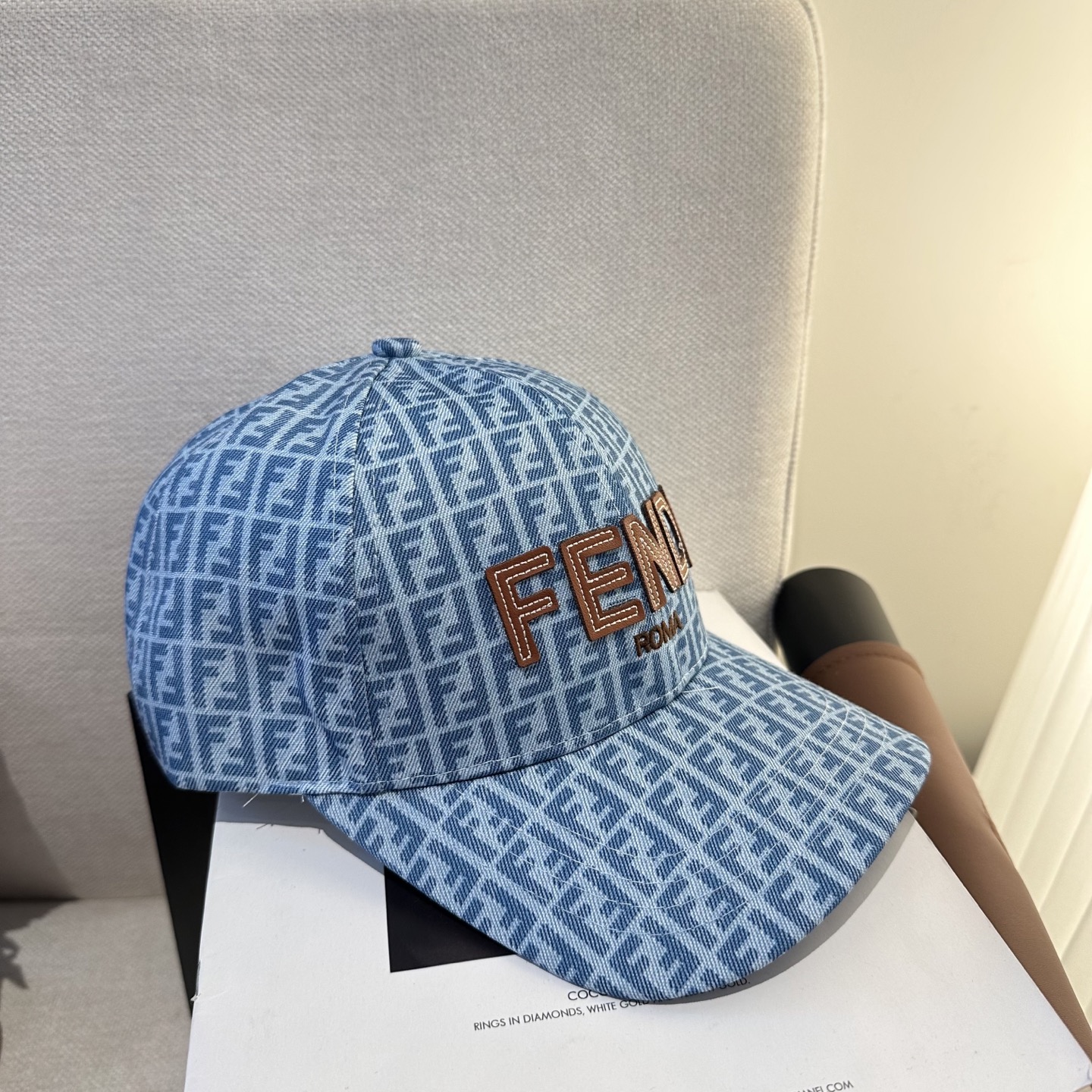 FENDI芬迪 新款棒球帽🧢 经典FF中古单品，气质穿搭单品，质量杠杠👍