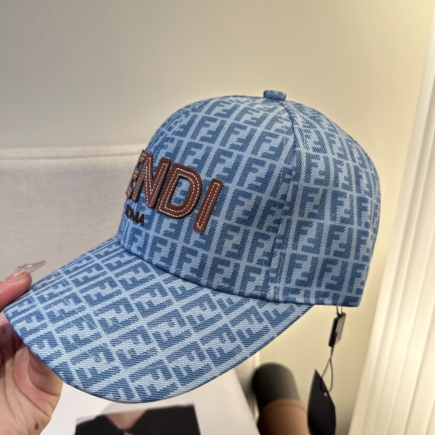 FENDI芬迪 新款棒球帽🧢 经典FF中古单品，气质穿搭单品，质量杠杠👍
