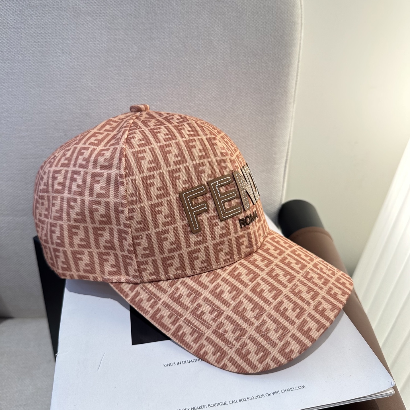FENDI芬迪 新款棒球帽🧢 经典FF中古单品，气质穿搭单品，质量杠杠👍