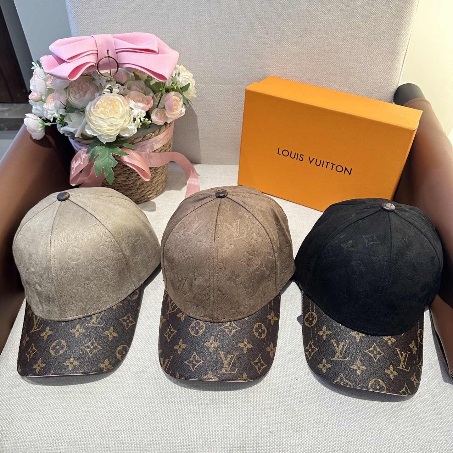 🧢路易威登棒球帽 LouisVuitton😍新款LV棒球帽，重工打造♥️高端大气，百搭款🤗男女通用！