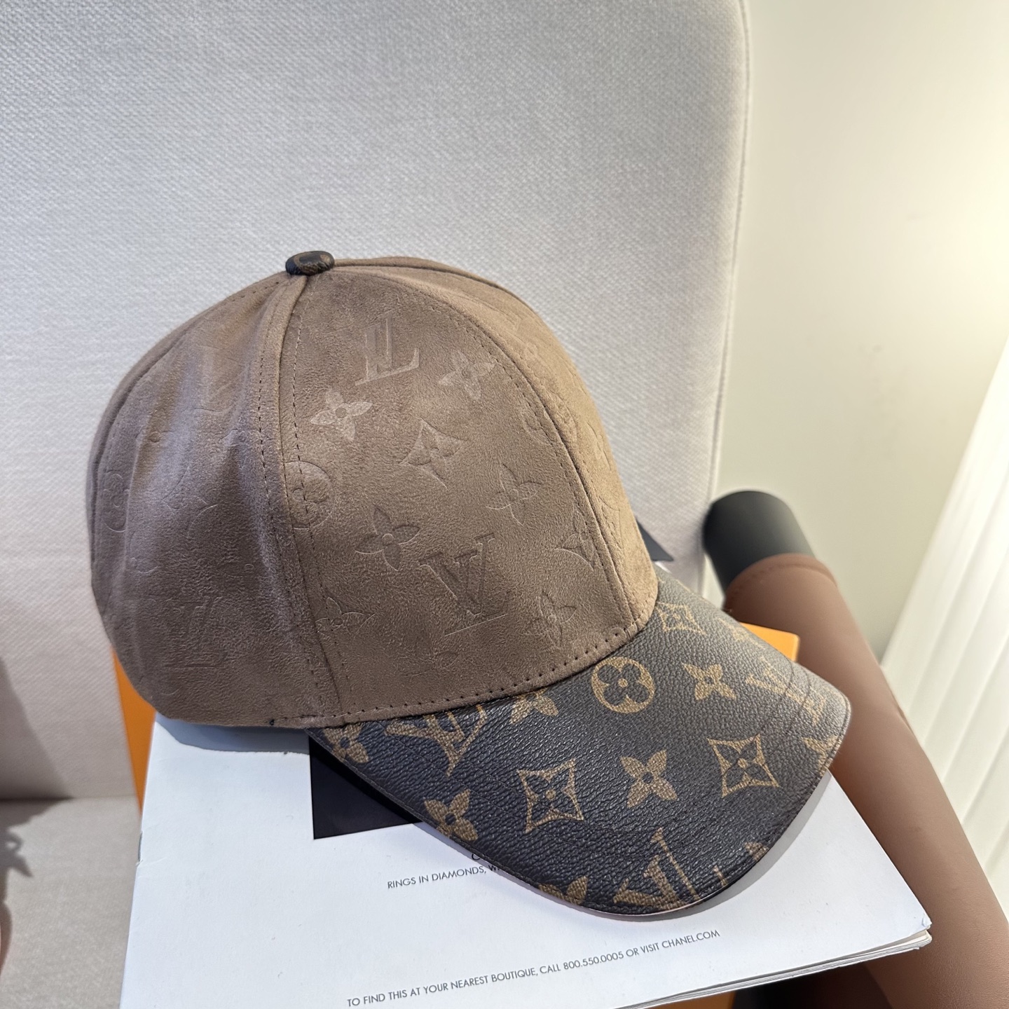 🧢路易威登棒球帽 LouisVuitton😍新款LV棒球帽，重工打造♥️高端大气，百搭款🤗男女通用！