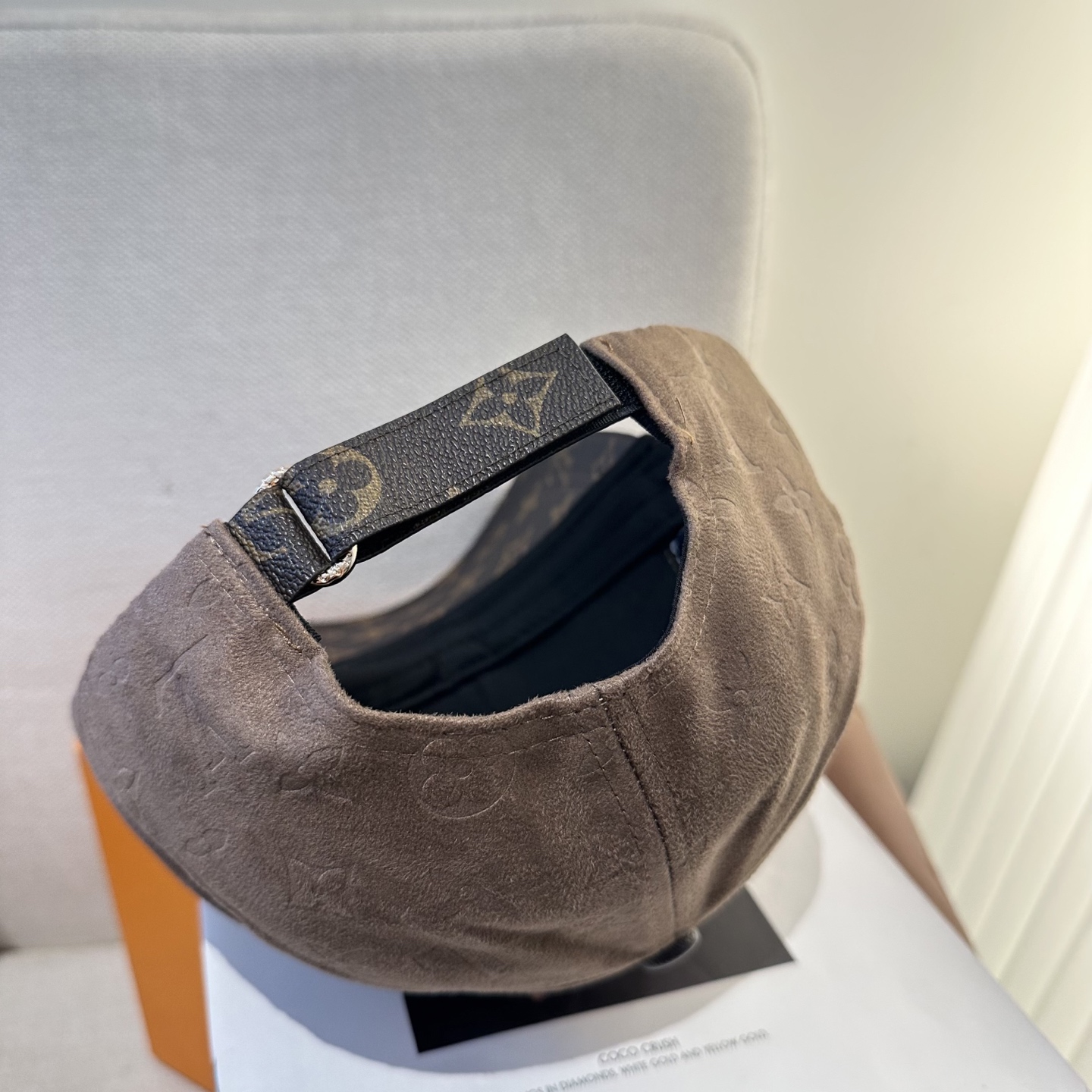 🧢路易威登棒球帽 LouisVuitton😍新款LV棒球帽，重工打造♥️高端大气，百搭款🤗男女通用！