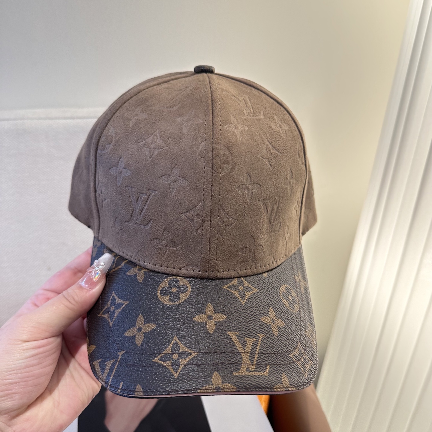 🧢路易威登棒球帽 LouisVuitton😍新款LV棒球帽，重工打造♥️高端大气，百搭款🤗男女通用！