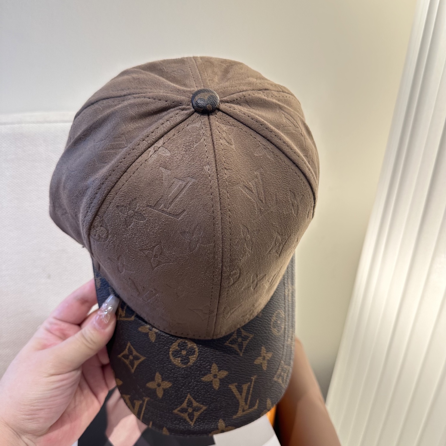 🧢路易威登棒球帽 LouisVuitton😍新款LV棒球帽，重工打造♥️高端大气，百搭款🤗男女通用！