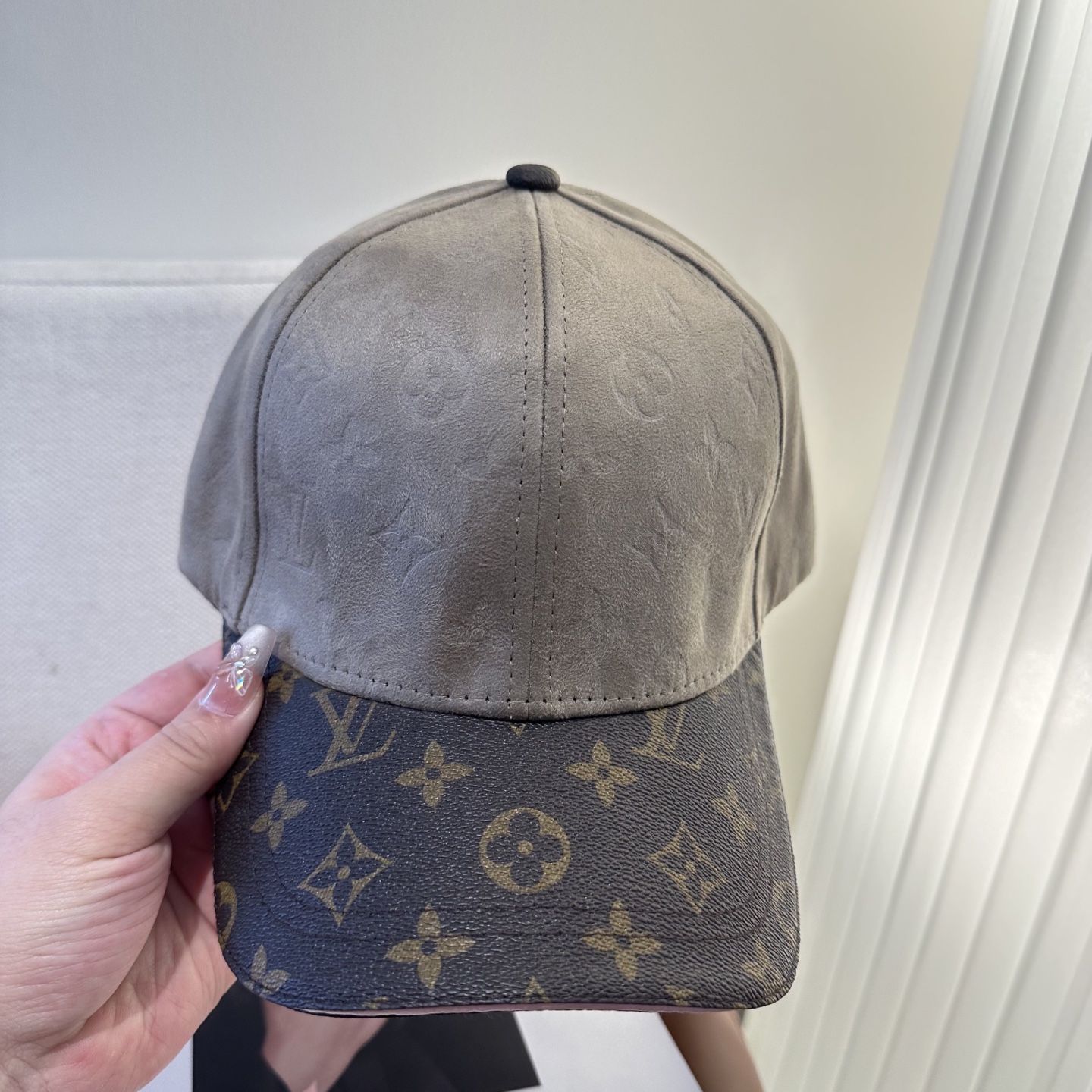 🧢路易威登棒球帽 LouisVuitton😍新款LV棒球帽，重工打造♥️高端大气，百搭款🤗男女通用！