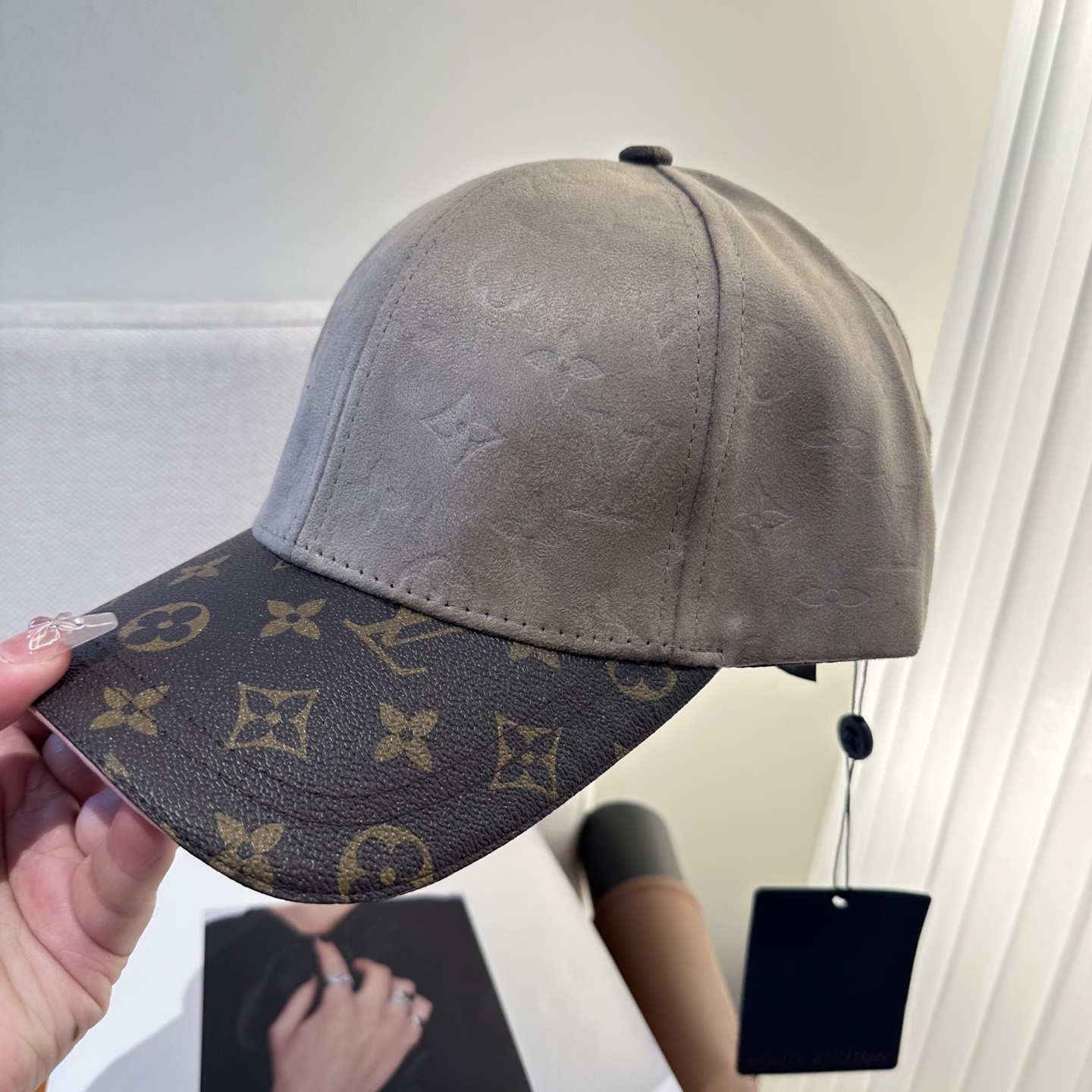 🧢路易威登棒球帽 LouisVuitton😍新款LV棒球帽，重工打造♥️高端大气，百搭款🤗男女通用！
