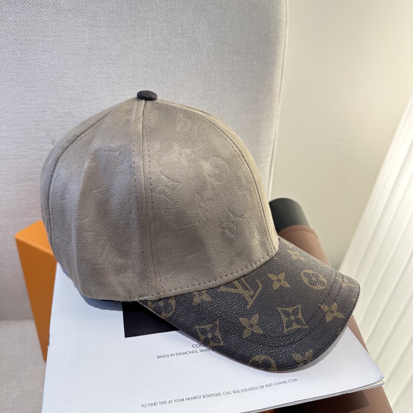 🧢路易威登棒球帽 LouisVuitton😍新款LV棒球帽，重工打造♥️高端大气，百搭款🤗男女通用！