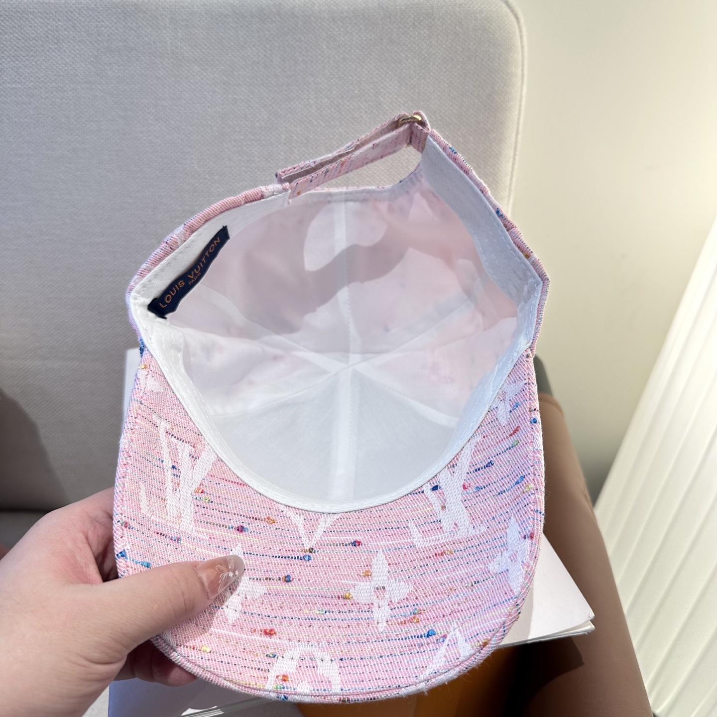🧢路易威登棒球帽 LouisVuitton😍新款LV棒球帽，重工打造♥️高端大气，百搭款🤗男女通用！