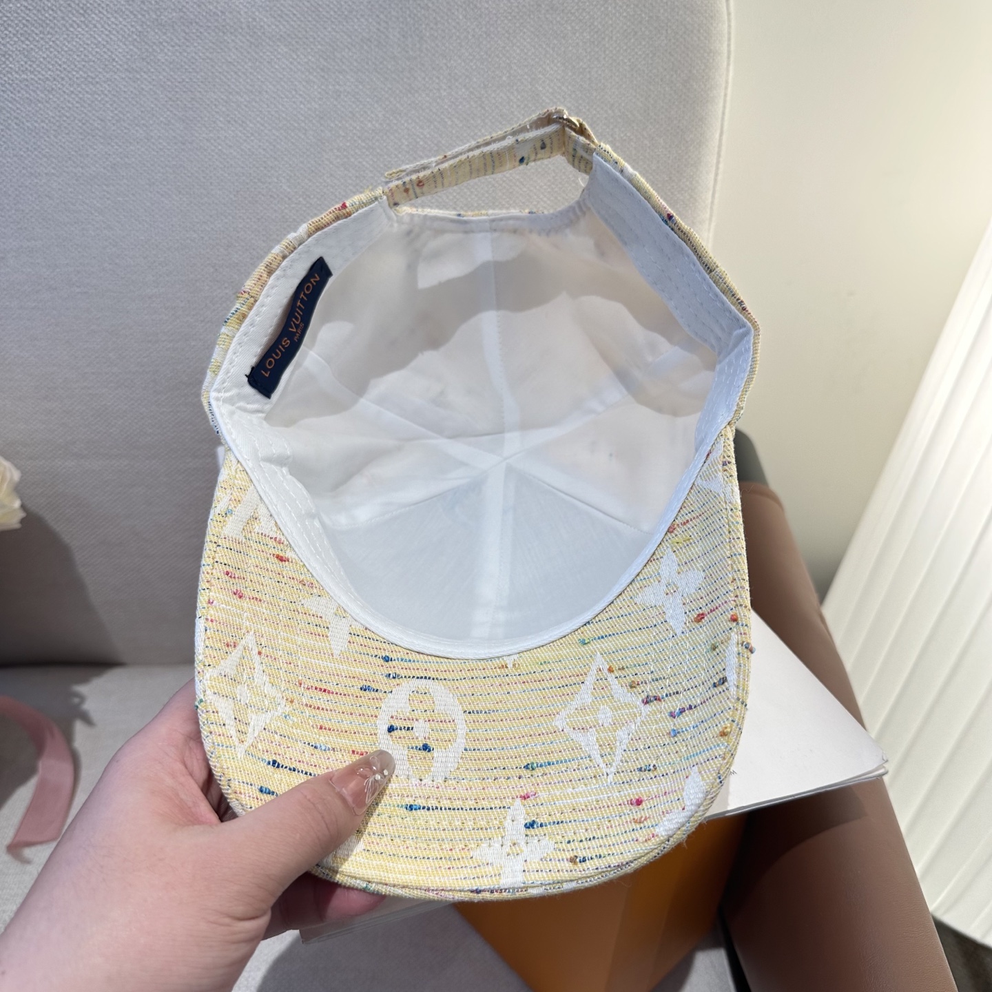 🧢路易威登棒球帽 LouisVuitton😍新款LV棒球帽，重工打造♥️高端大气，百搭款🤗男女通用！