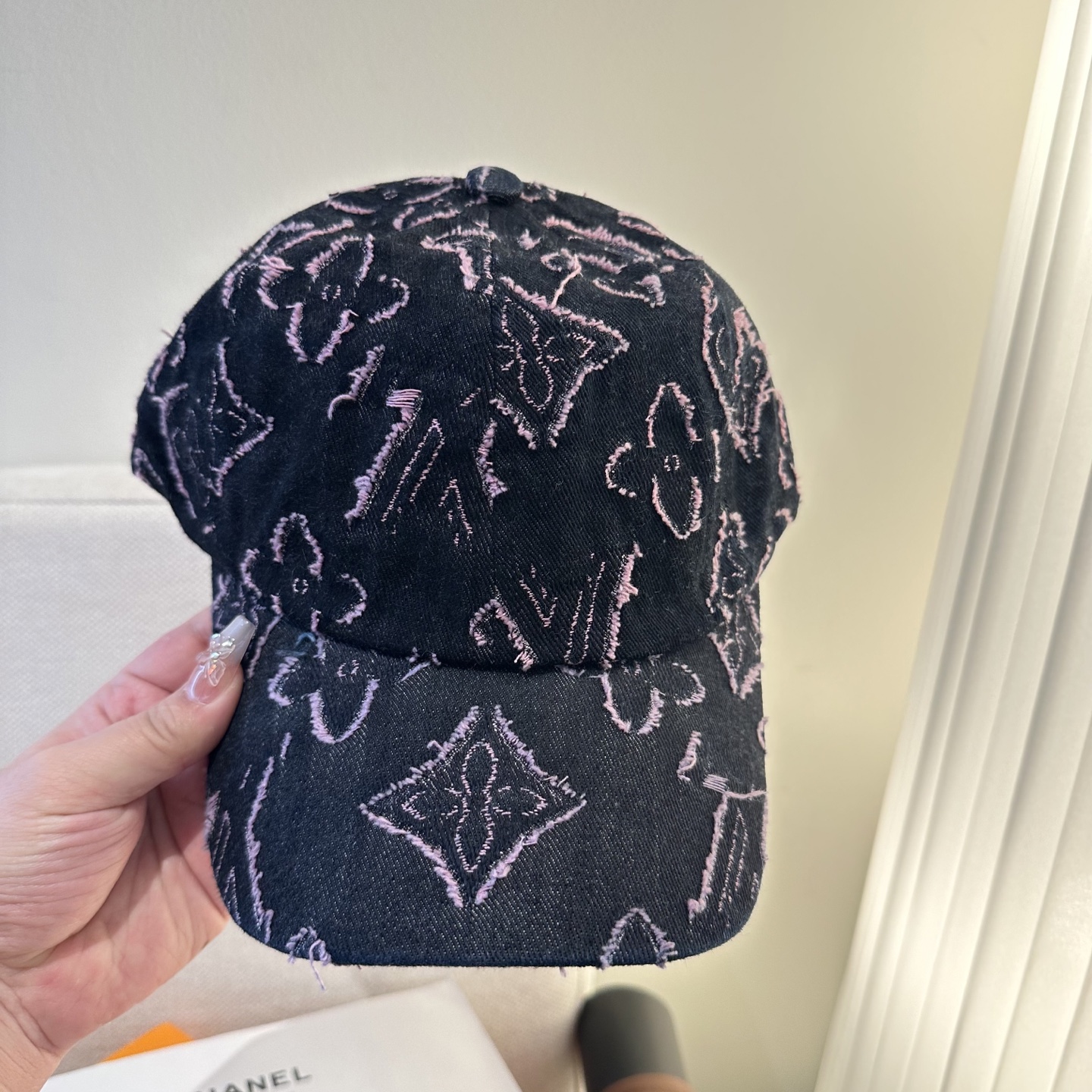 🧢路易威登棒球帽 LouisVuitton😍新款LV棒球帽，重工打造♥️高端大气，百搭款🤗男女通用！
