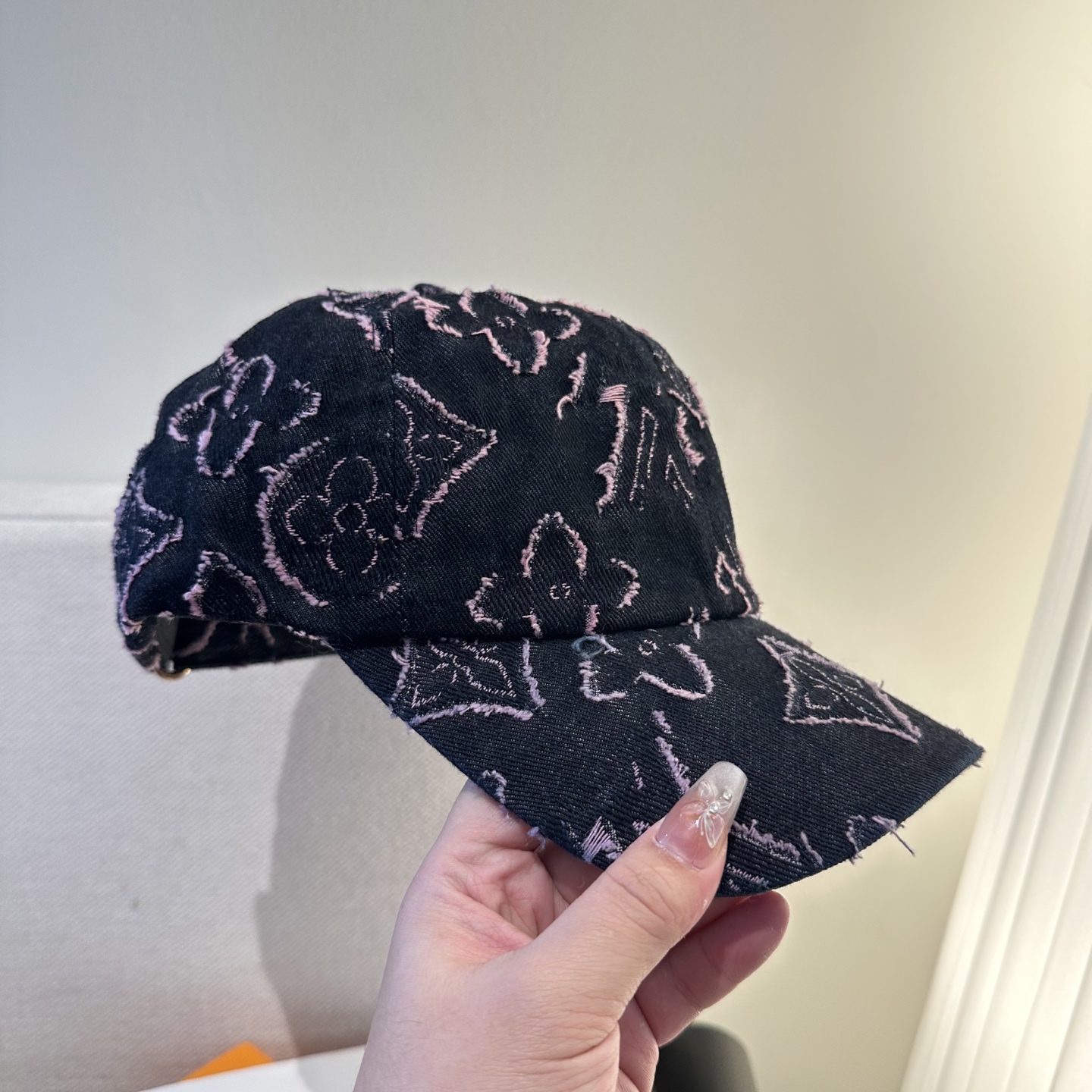 🧢路易威登棒球帽 LouisVuitton😍新款LV棒球帽，重工打造♥️高端大气，百搭款🤗男女通用！