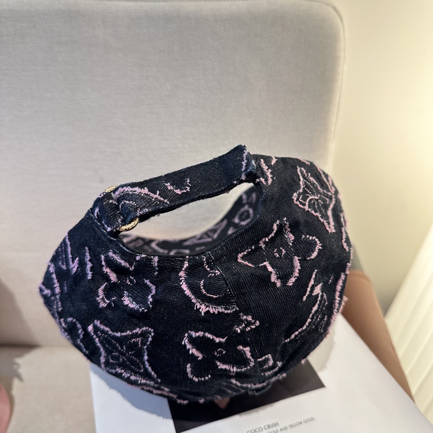 🧢路易威登棒球帽 LouisVuitton😍新款LV棒球帽，重工打造♥️高端大气，百搭款🤗男女通用！