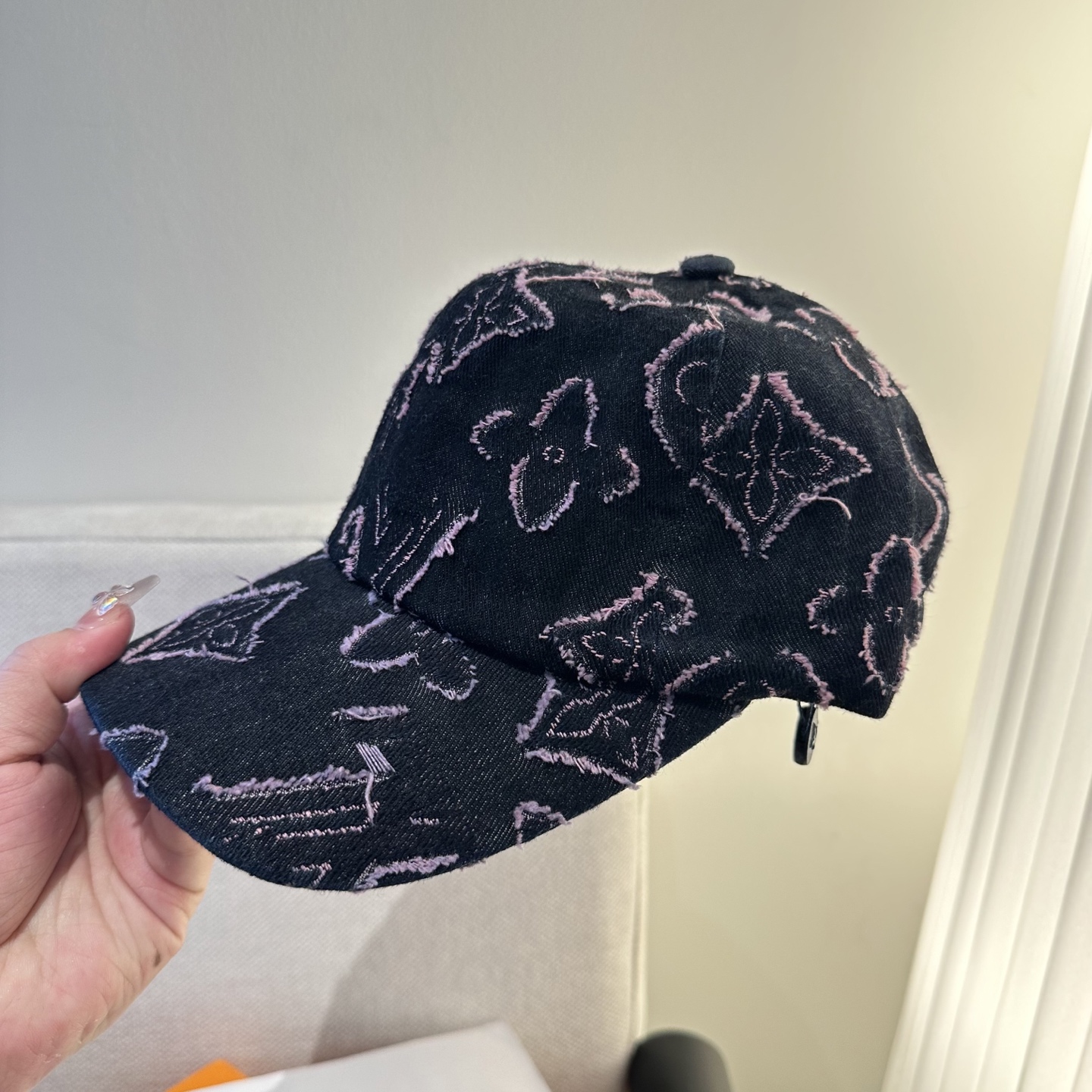🧢路易威登棒球帽 LouisVuitton😍新款LV棒球帽，重工打造♥️高端大气，百搭款🤗男女通用！