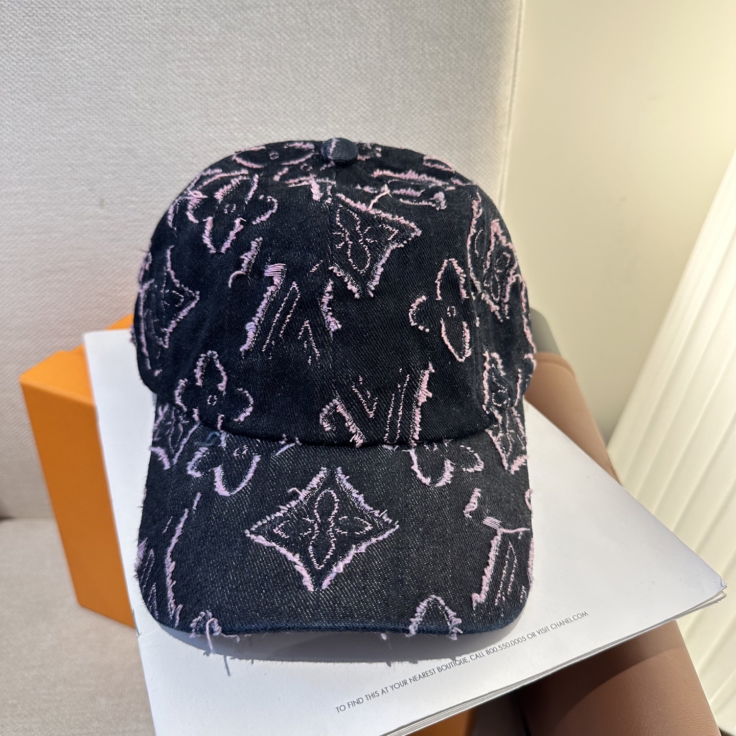 🧢路易威登棒球帽 LouisVuitton😍新款LV棒球帽，重工打造♥️高端大气，百搭款🤗男女通用！