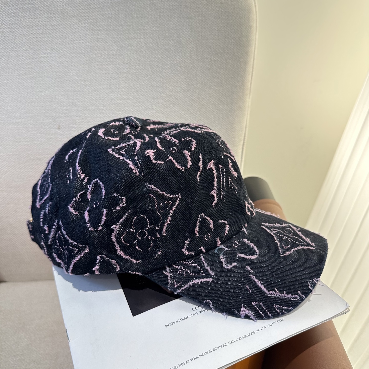 🧢路易威登棒球帽 LouisVuitton😍新款LV棒球帽，重工打造♥️高端大气，百搭款🤗男女通用！