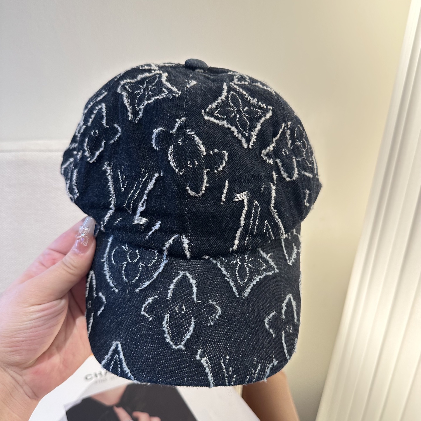 🧢路易威登棒球帽 LouisVuitton😍新款LV棒球帽，重工打造♥️高端大气，百搭款🤗男女通用！