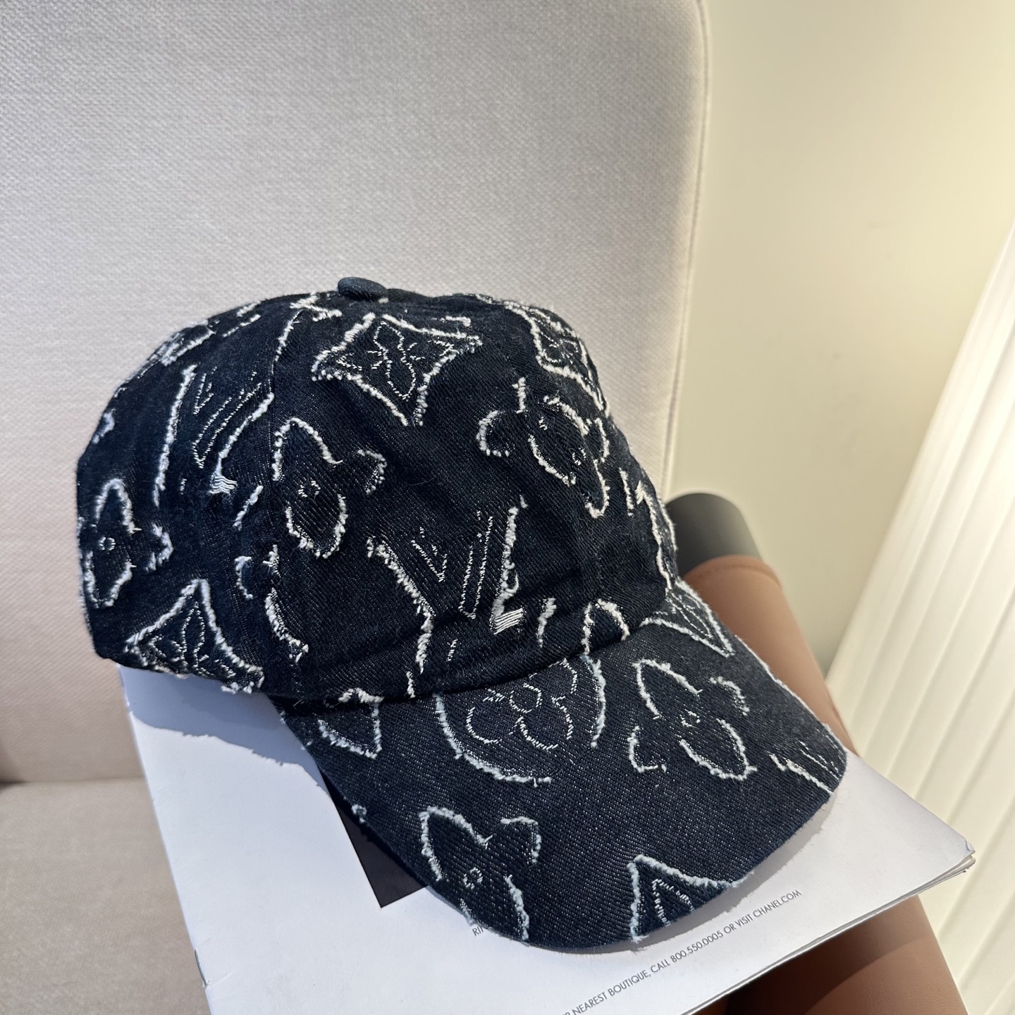 🧢路易威登棒球帽 LouisVuitton😍新款LV棒球帽，重工打造♥️高端大气，百搭款🤗男女通用！