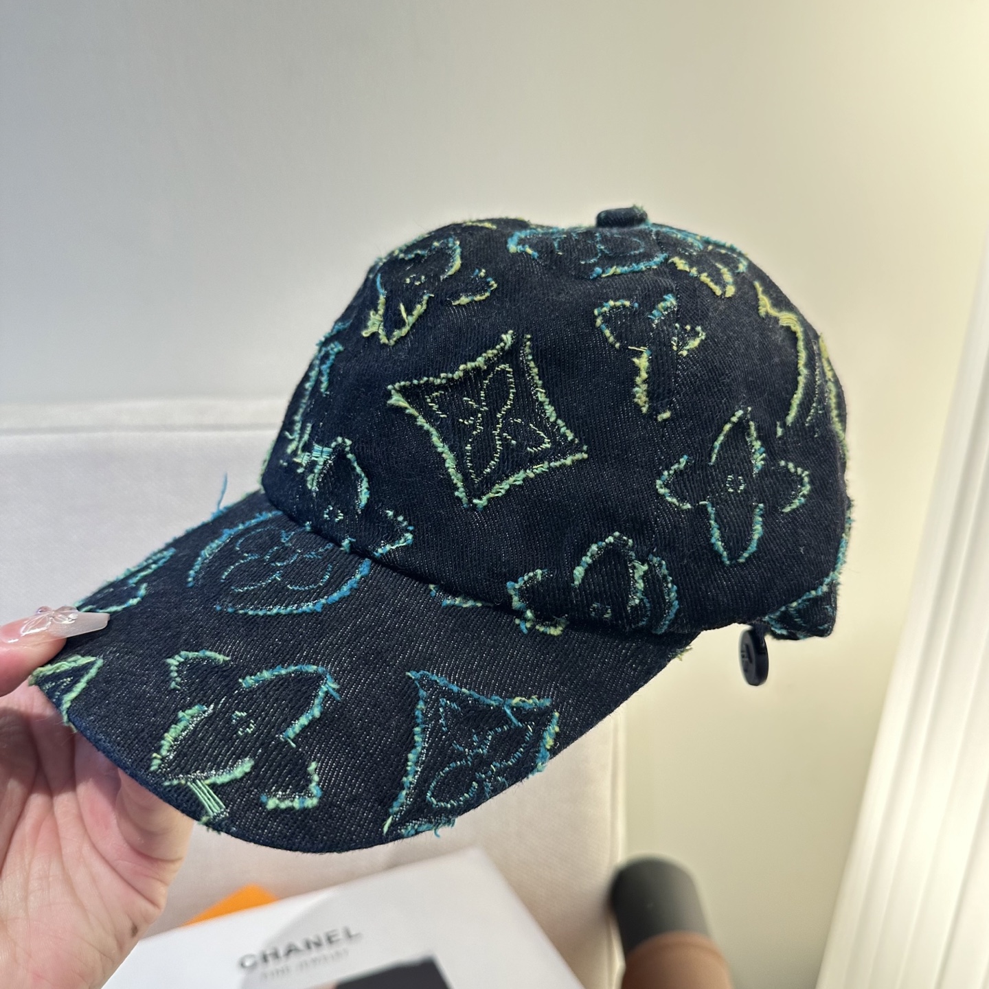 🧢路易威登棒球帽 LouisVuitton😍新款LV棒球帽，重工打造♥️高端大气，百搭款🤗男女通用！