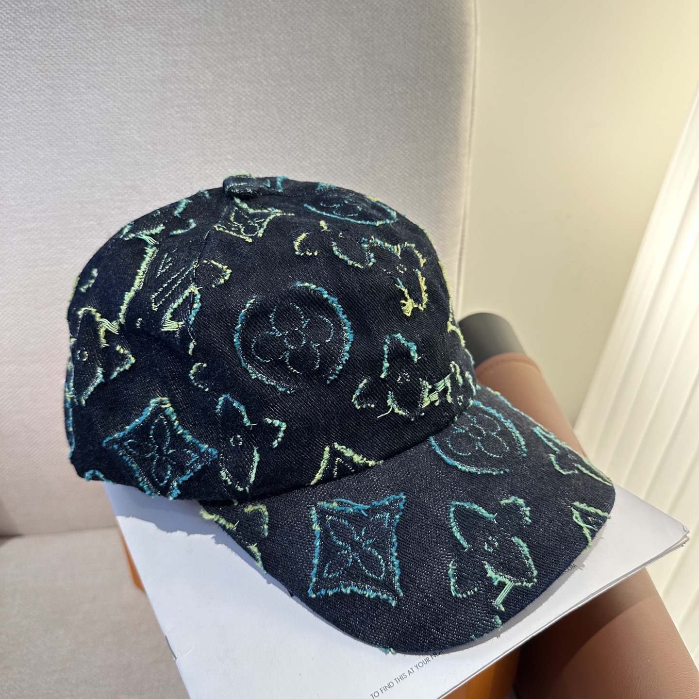 🧢路易威登棒球帽 LouisVuitton😍新款LV棒球帽，重工打造♥️高端大气，百搭款🤗男女通用！