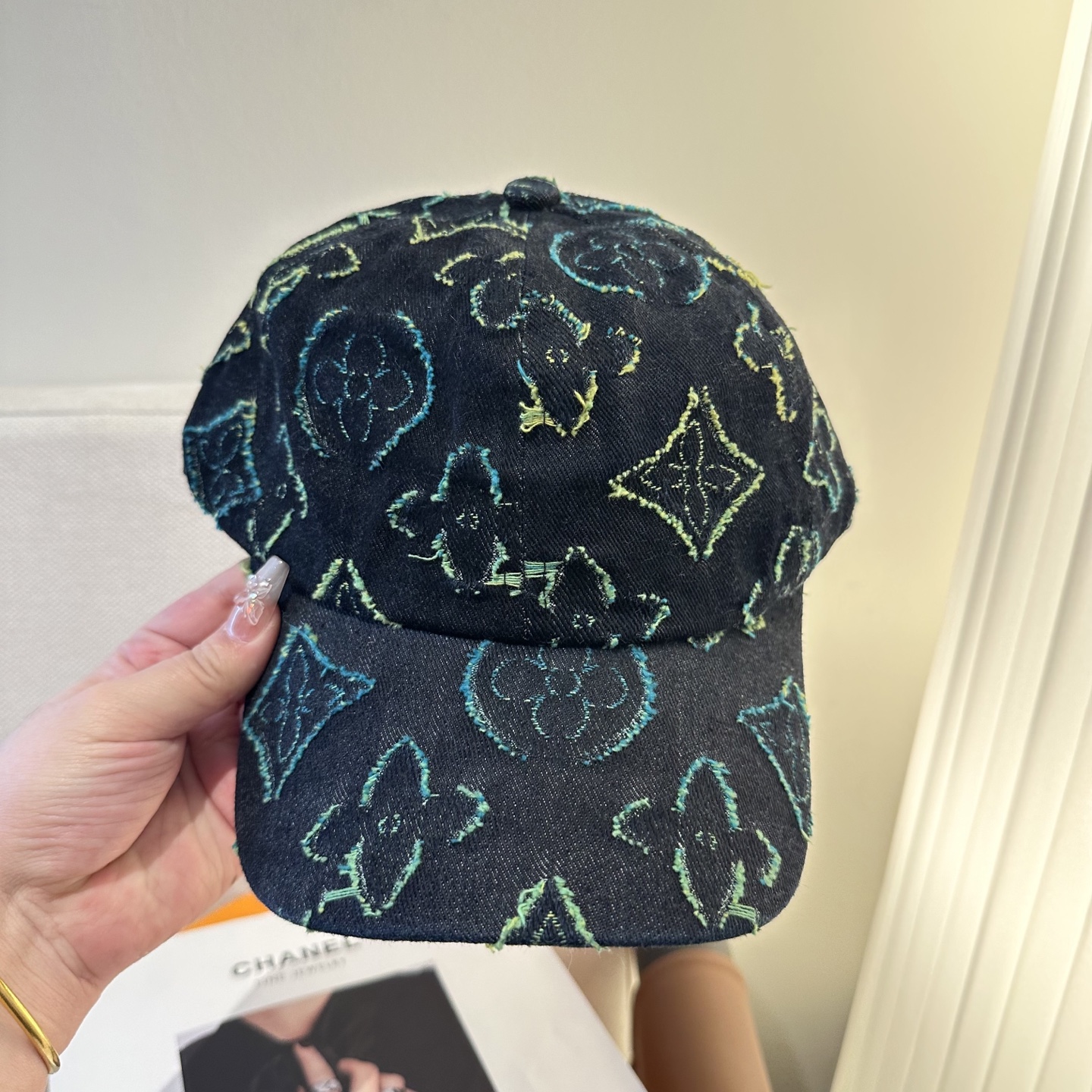 🧢路易威登棒球帽 LouisVuitton😍新款LV棒球帽，重工打造♥️高端大气，百搭款🤗男女通用！