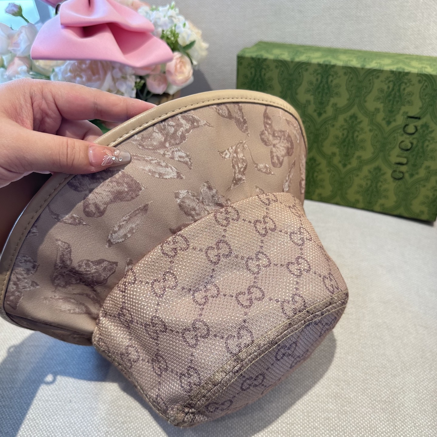 原单品质GUCCI古奇渔夫帽👒官网新品Gucci渔夫帽火爆来袭 工艺非常精美 高档大气上档次！低调奢华，