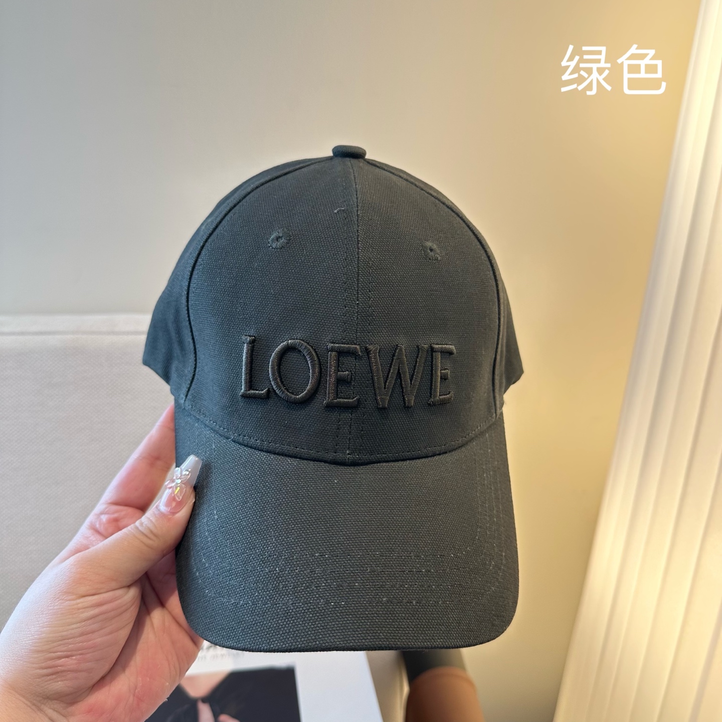 LOEWE【罗意威】新款刺绣棒球帽，专柜同步出货，大牌款超好搭配，赶紧入手