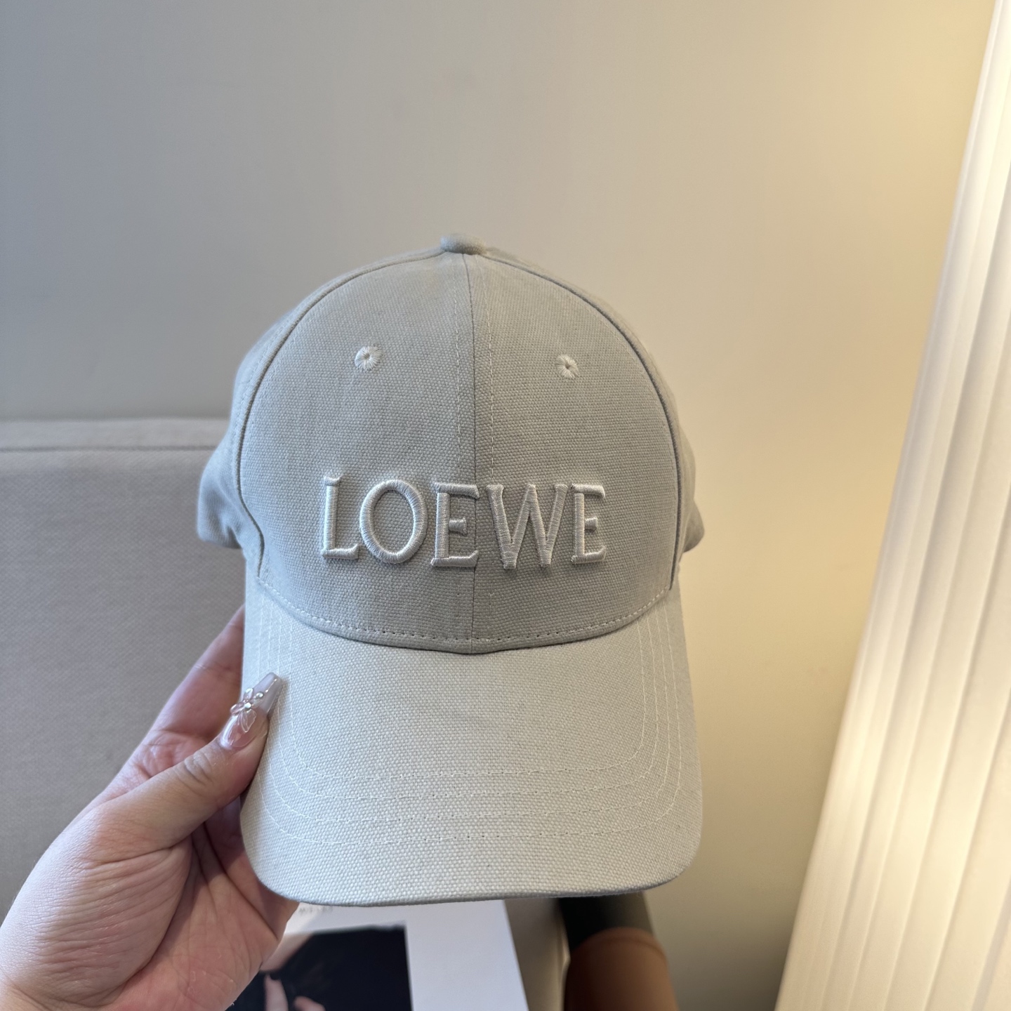 LOEWE【罗意威】新款刺绣棒球帽，专柜同步出货，大牌款超好搭配，赶紧入手