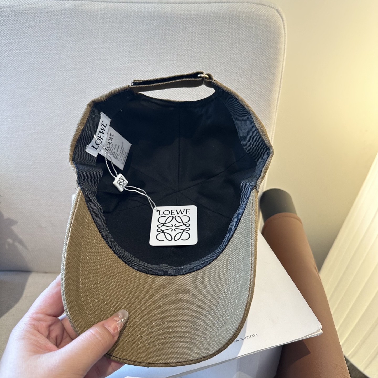 LOEWE【罗意威】新款刺绣棒球帽，专柜同步出货，大牌款超好搭配，赶紧入手