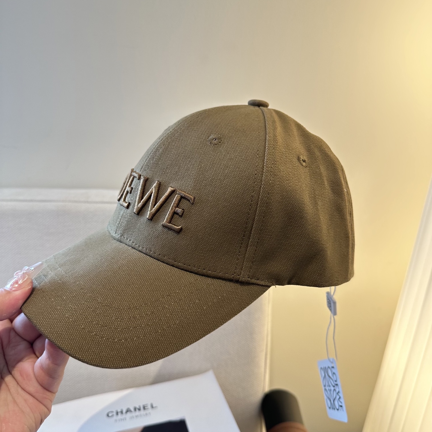 LOEWE【罗意威】新款刺绣棒球帽，专柜同步出货，大牌款超好搭配，赶紧入手