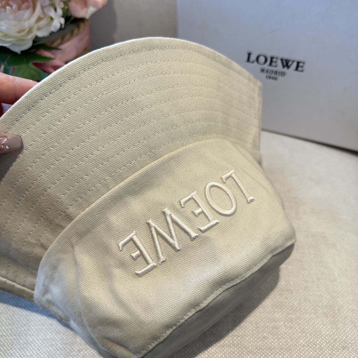 LOEWE罗意威 专柜新品渔夫帽，原单品质，内标齐全，头围57cm
