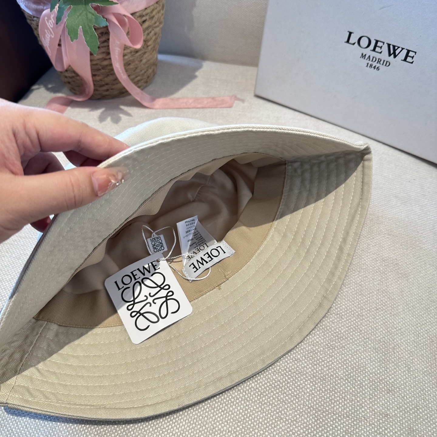 LOEWE罗意威 专柜新品渔夫帽，原单品质，内标齐全，头围57cm
