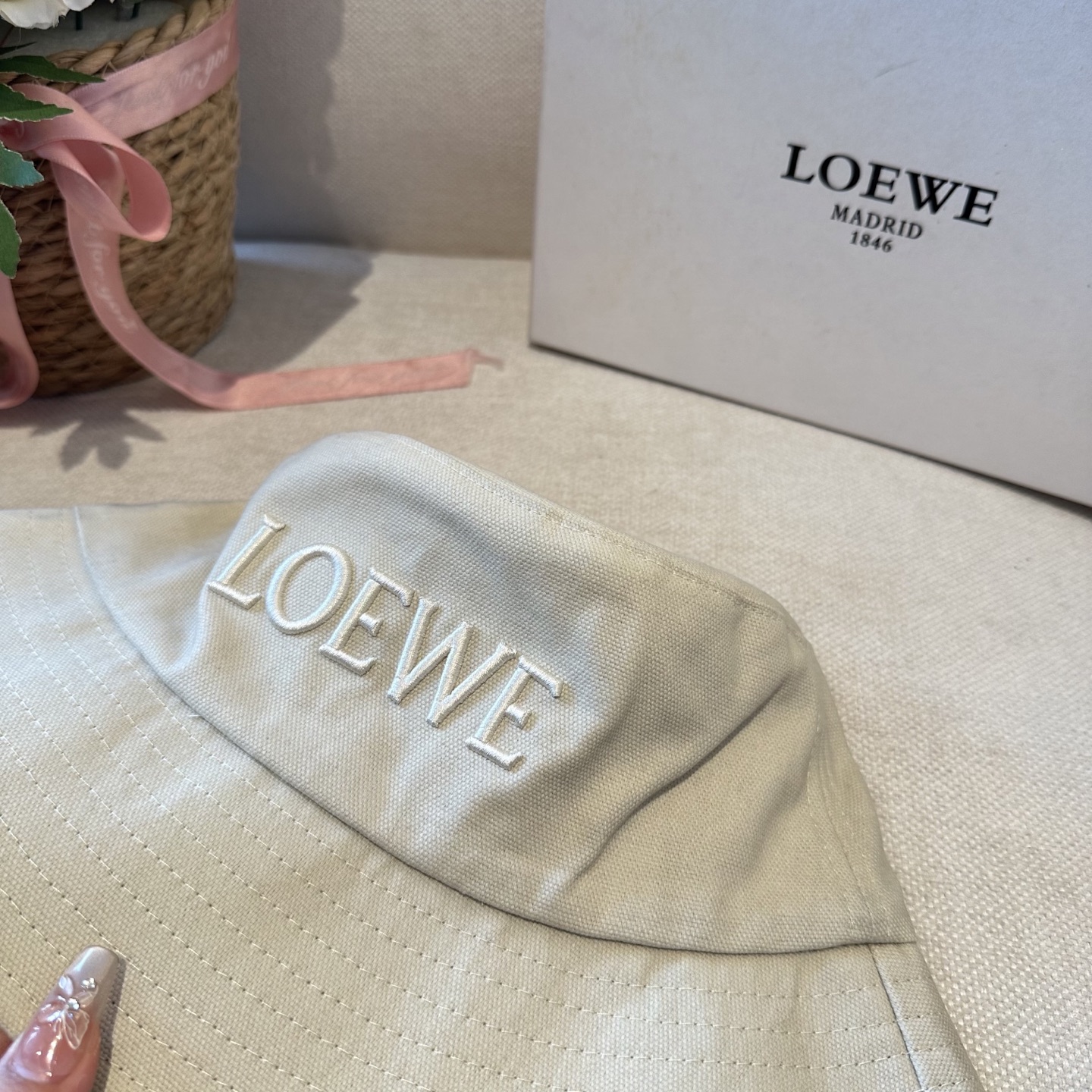 LOEWE罗意威 专柜新品渔夫帽，原单品质，内标齐全，头围57cm