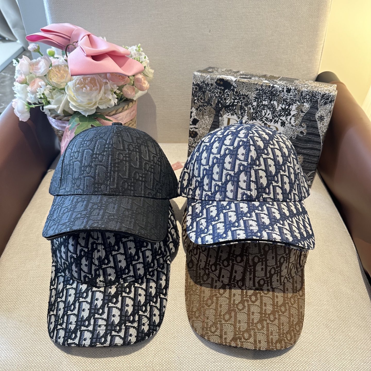 迪奥Dior 官网最新老花 迪奥防晒指数超高，特别显脸小，有型不软塌，携带方便🤗