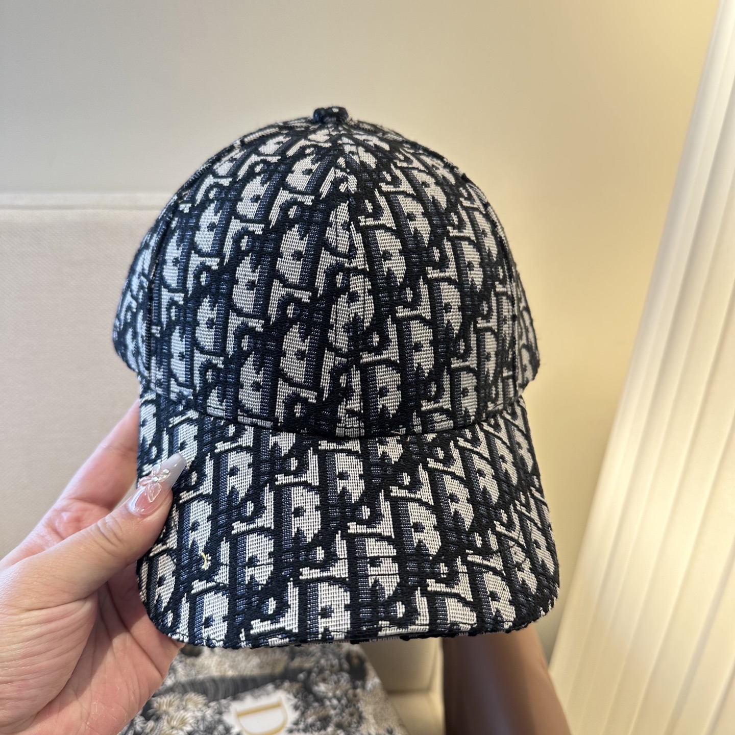 迪奥Dior 官网最新老花 迪奥防晒指数超高，特别显脸小，有型不软塌，携带方便🤗