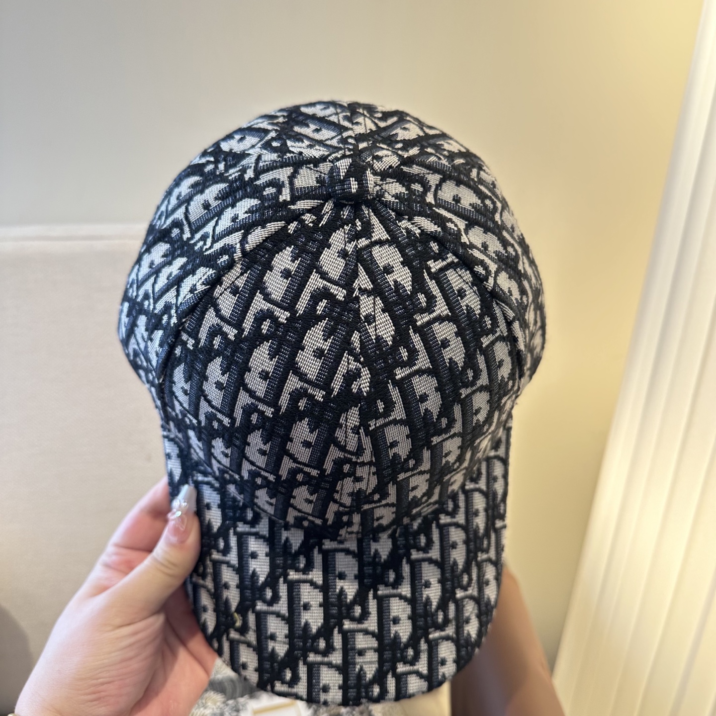 迪奥Dior 官网最新老花 迪奥防晒指数超高，特别显脸小，有型不软塌，携带方便🤗