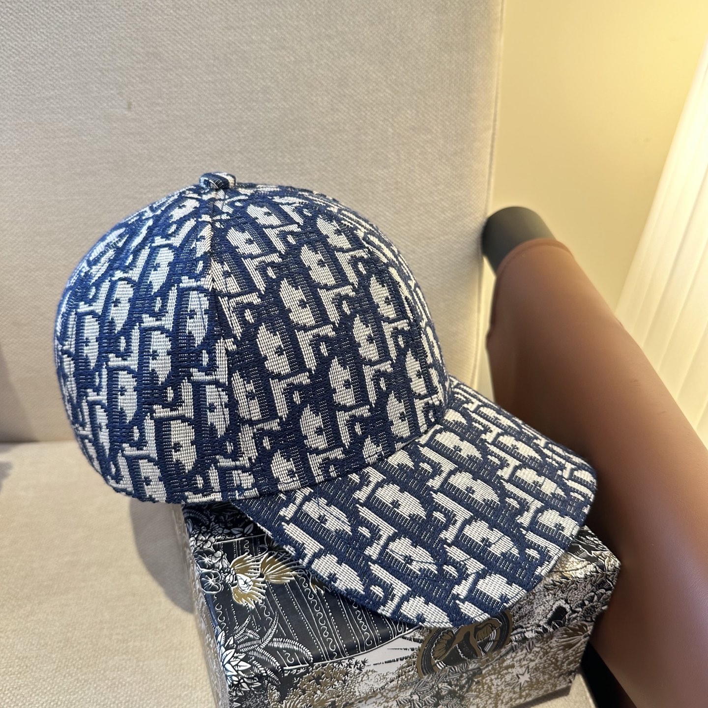 迪奥Dior 官网最新老花 迪奥防晒指数超高，特别显脸小，有型不软塌，携带方便🤗