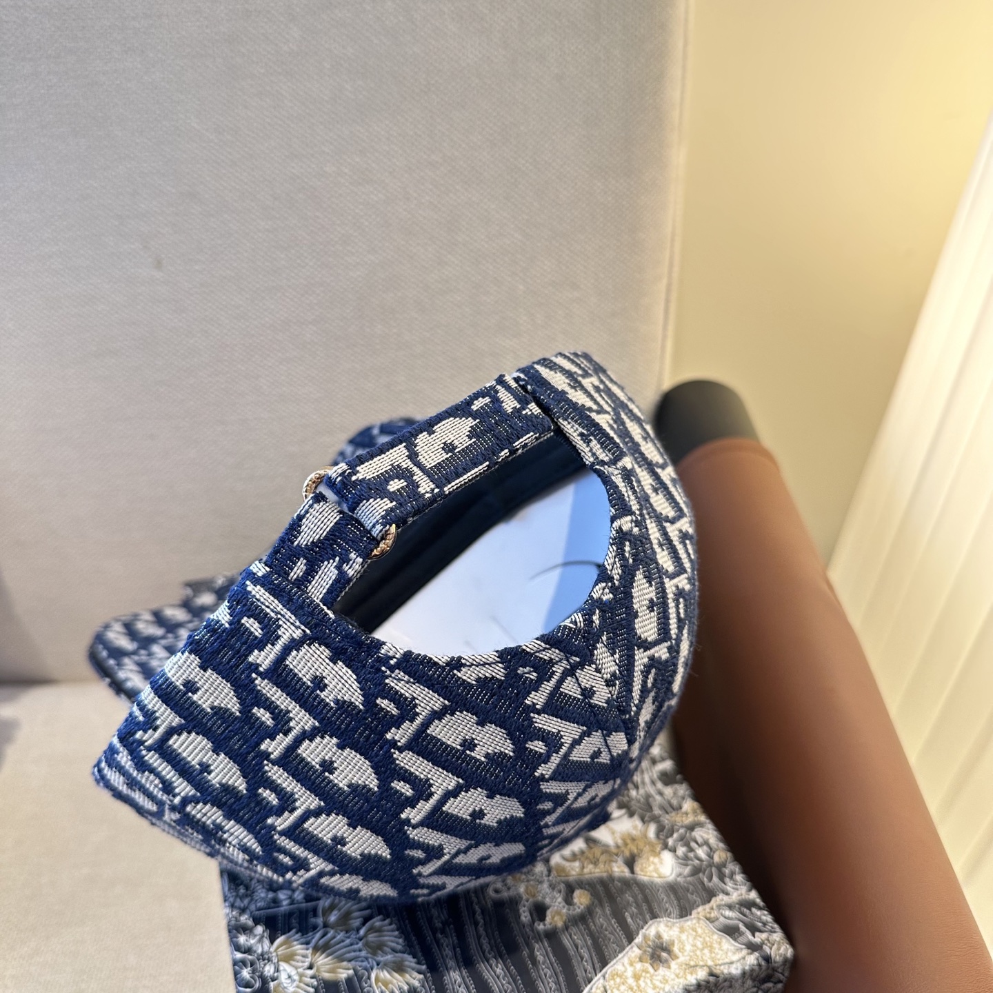 迪奥Dior 官网最新老花 迪奥防晒指数超高，特别显脸小，有型不软塌，携带方便🤗