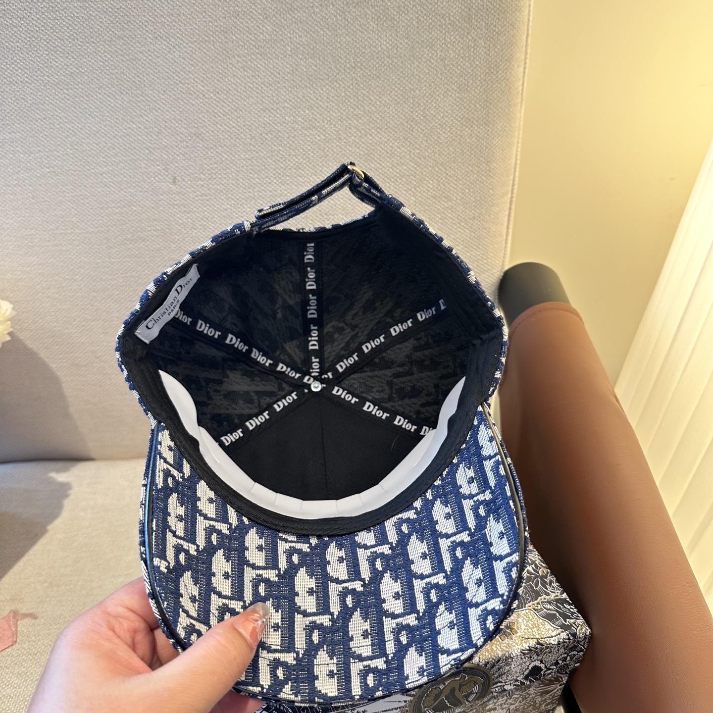 迪奥Dior 官网最新老花 迪奥防晒指数超高，特别显脸小，有型不软塌，携带方便🤗