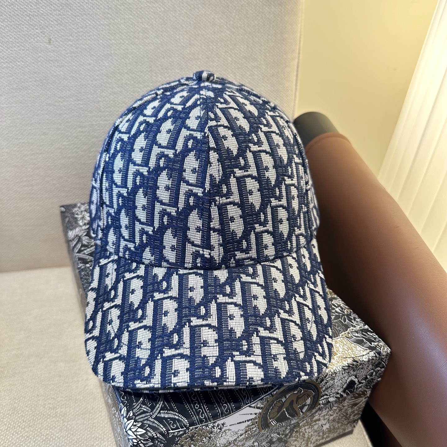 迪奥Dior 官网最新老花 迪奥防晒指数超高，特别显脸小，有型不软塌，携带方便🤗