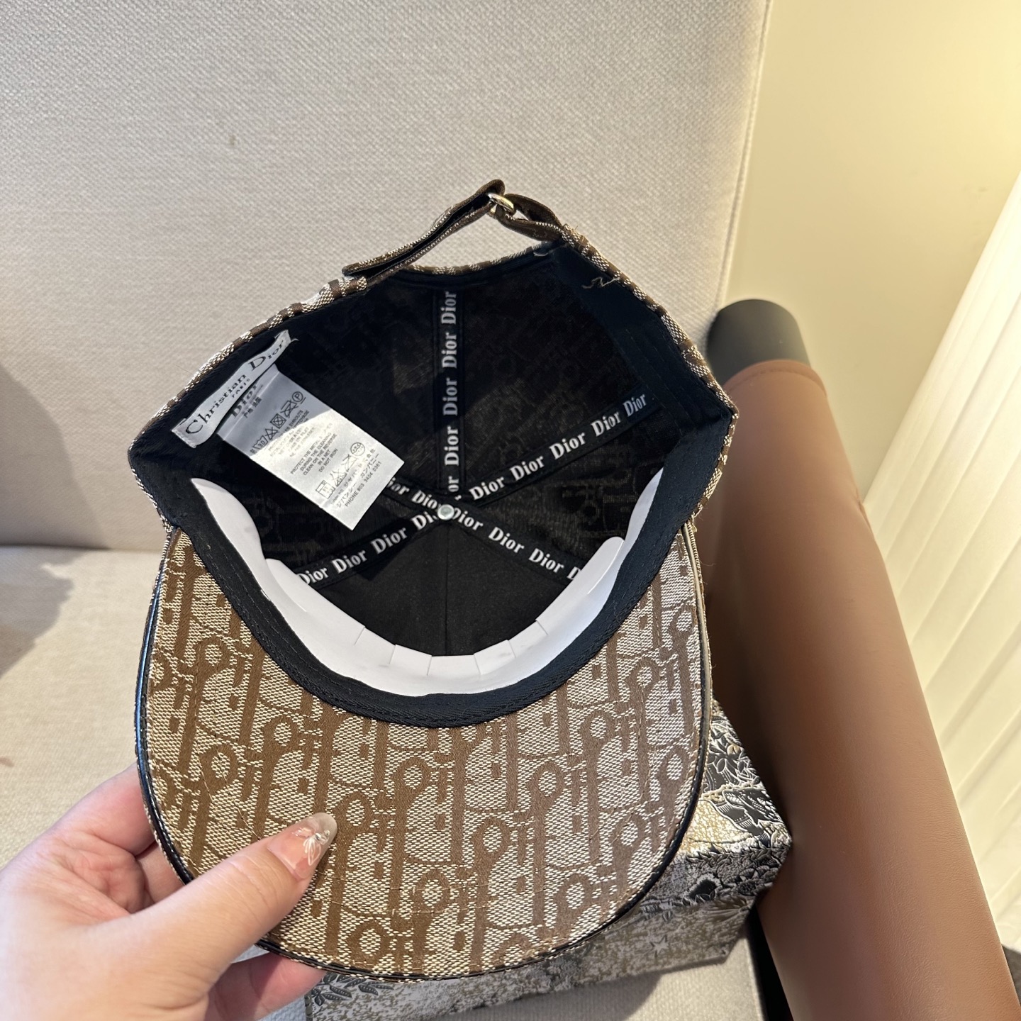 迪奥Dior 官网最新老花 迪奥防晒指数超高，特别显脸小，有型不软塌，携带方便🤗