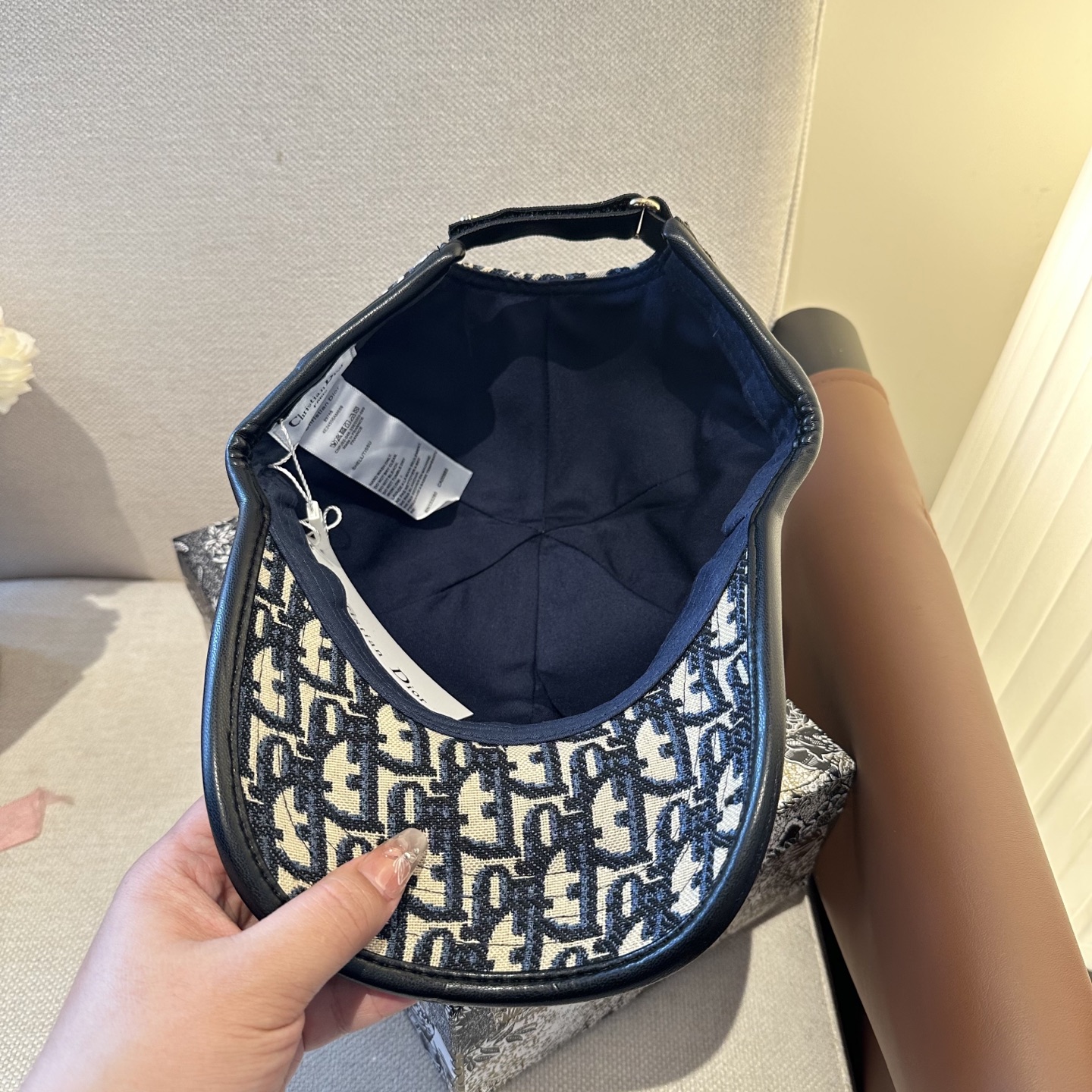 迪奥Dior 官网最新老花 迪奥防晒指数超高，特别显脸小，有型不软塌，携带方便🤗