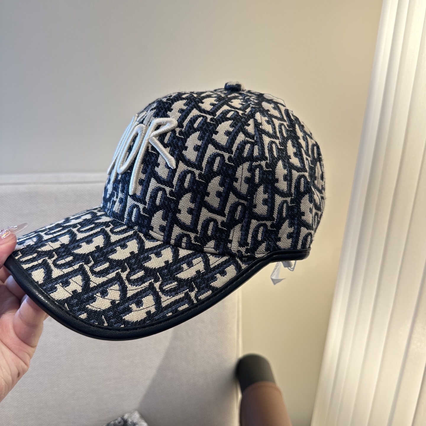 迪奥Dior 官网最新老花 迪奥防晒指数超高，特别显脸小，有型不软塌，携带方便🤗