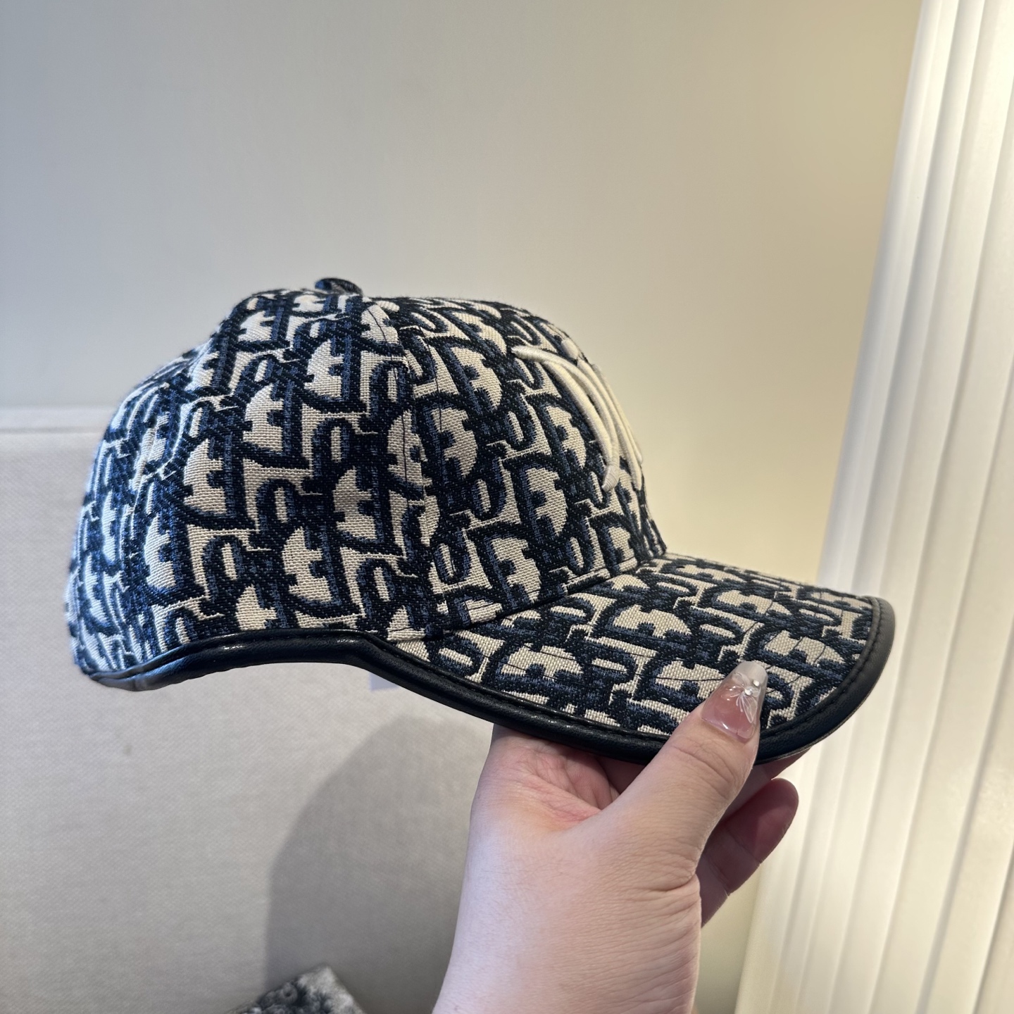 迪奥Dior 官网最新老花 迪奥防晒指数超高，特别显脸小，有型不软塌，携带方便🤗