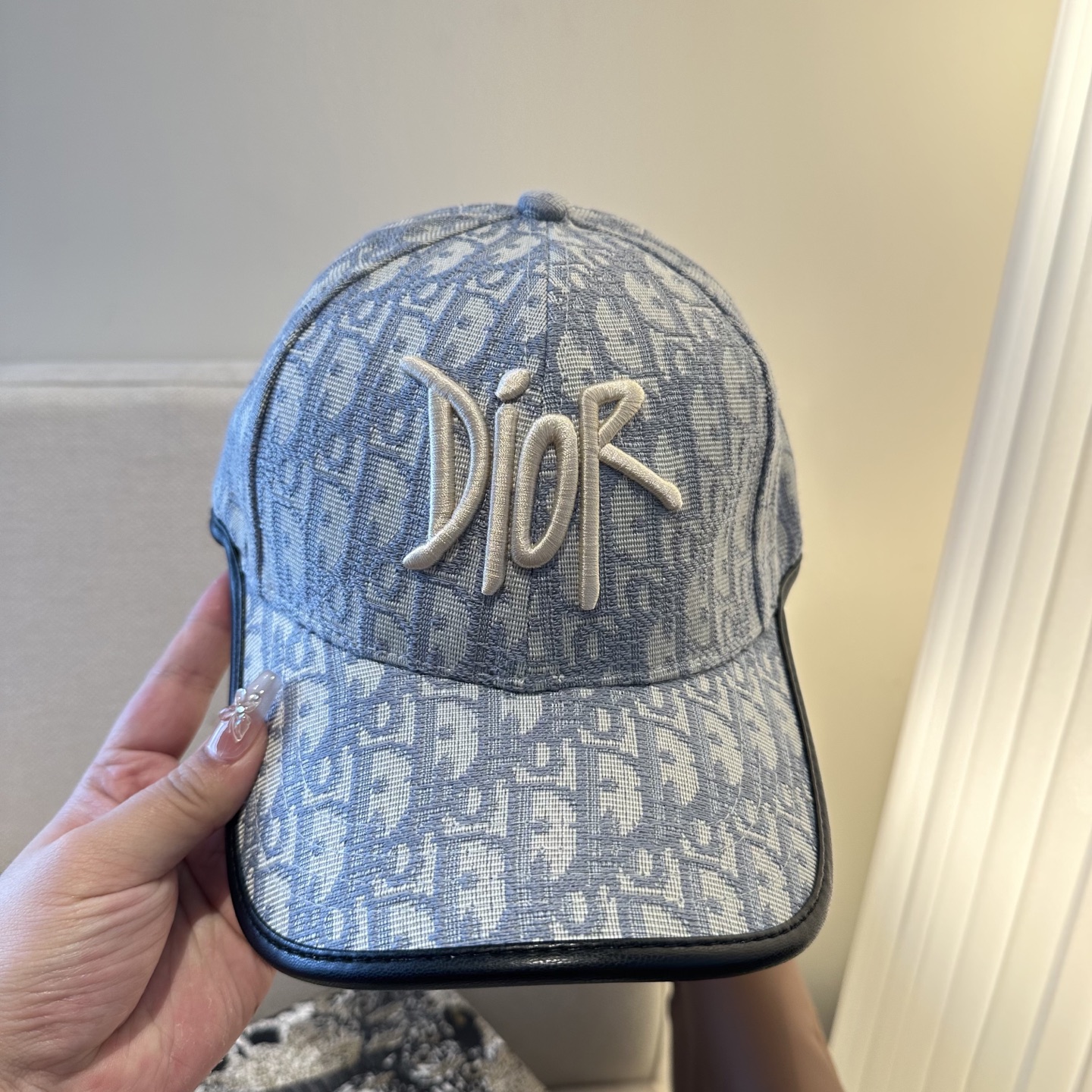 迪奥Dior 官网最新老花 迪奥防晒指数超高，特别显脸小，有型不软塌，携带方便🤗